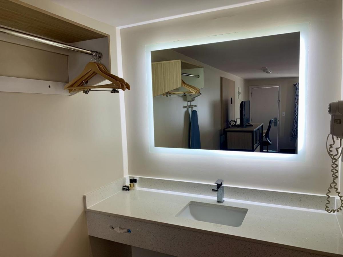 Hotel Sunbird Cape Cod Annex 3*